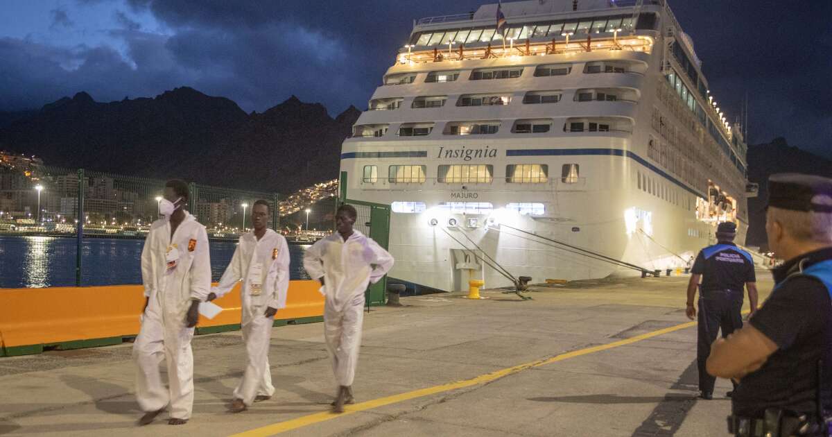 , Un paquebot de luxe secourt des migrants dans l’Atlantique : “On s’est heurtés à la réalité”